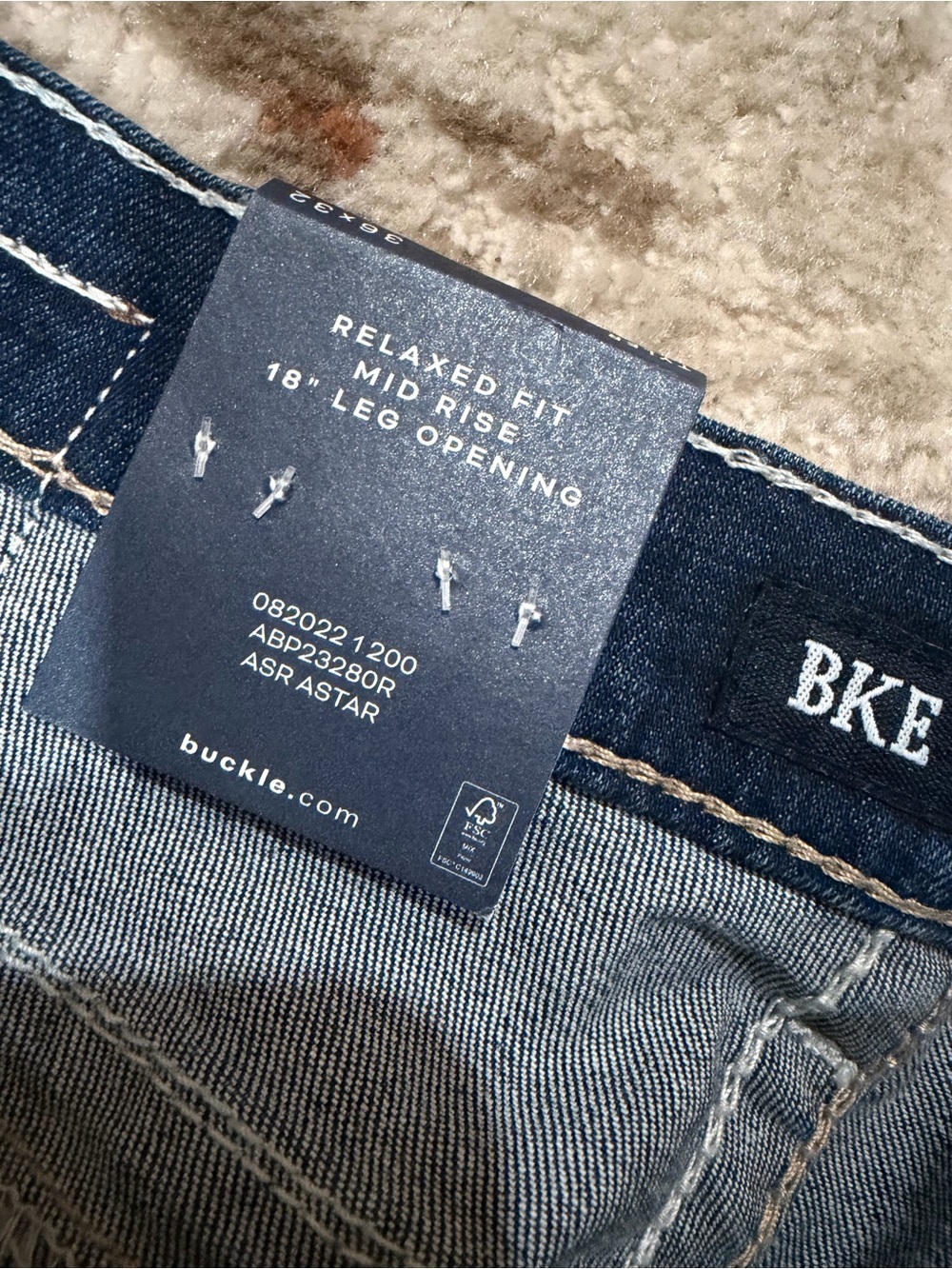 BKE Men's Relaxed Fit Mid-Rise Jeans in Dark Blue